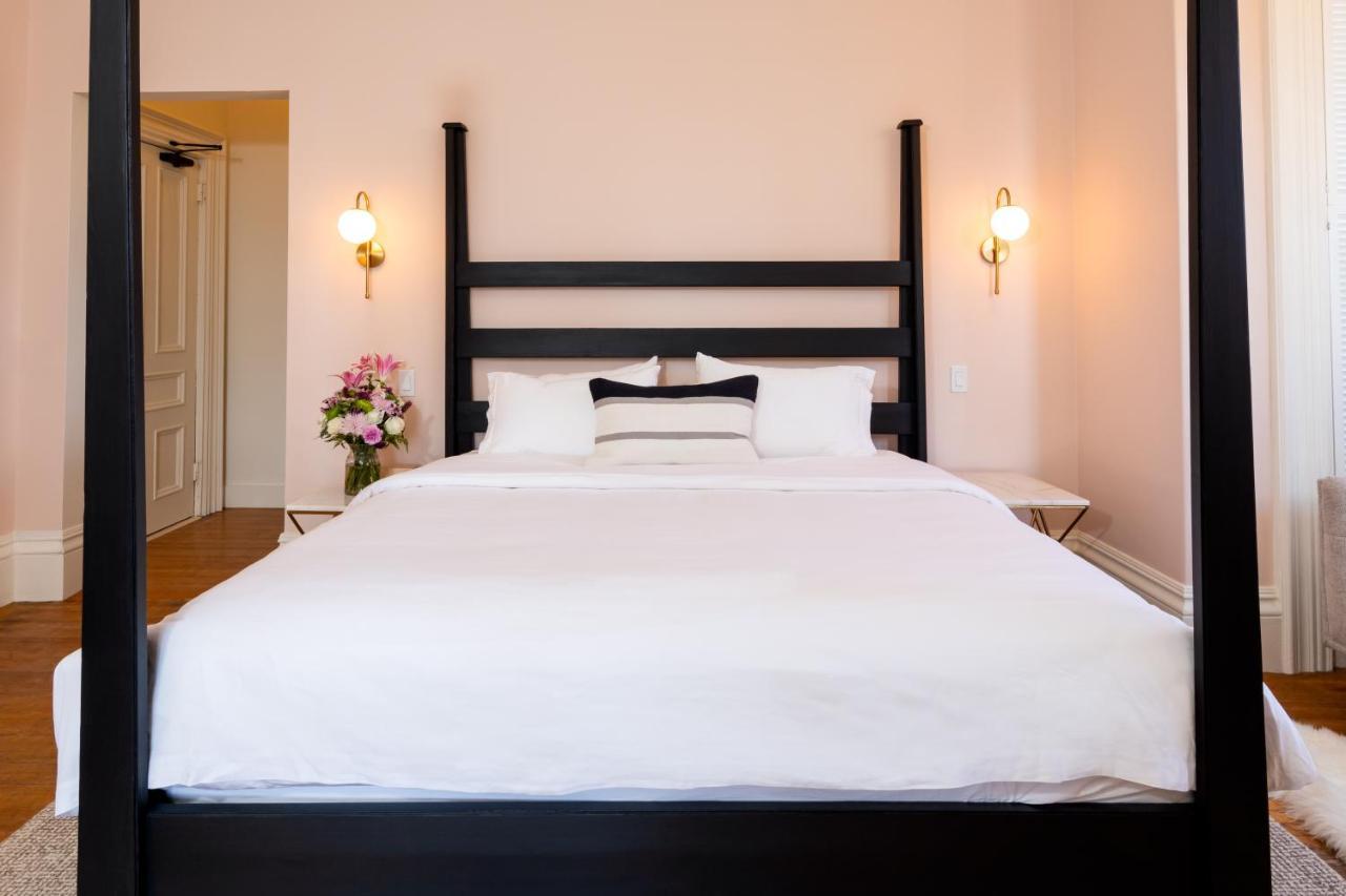 The August House Hotell Windsor Eksteriør bilde