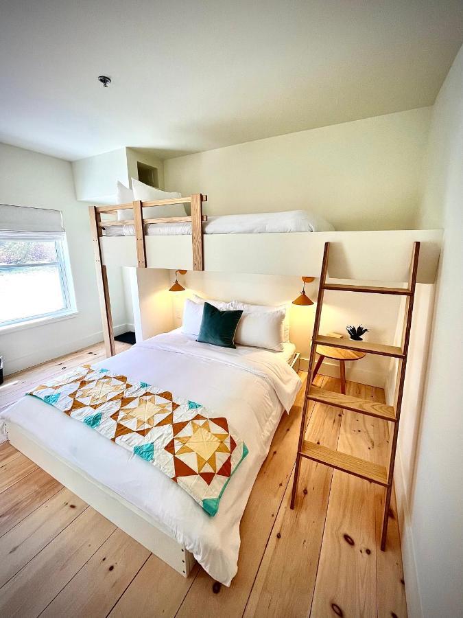The August House Hotell Windsor Eksteriør bilde