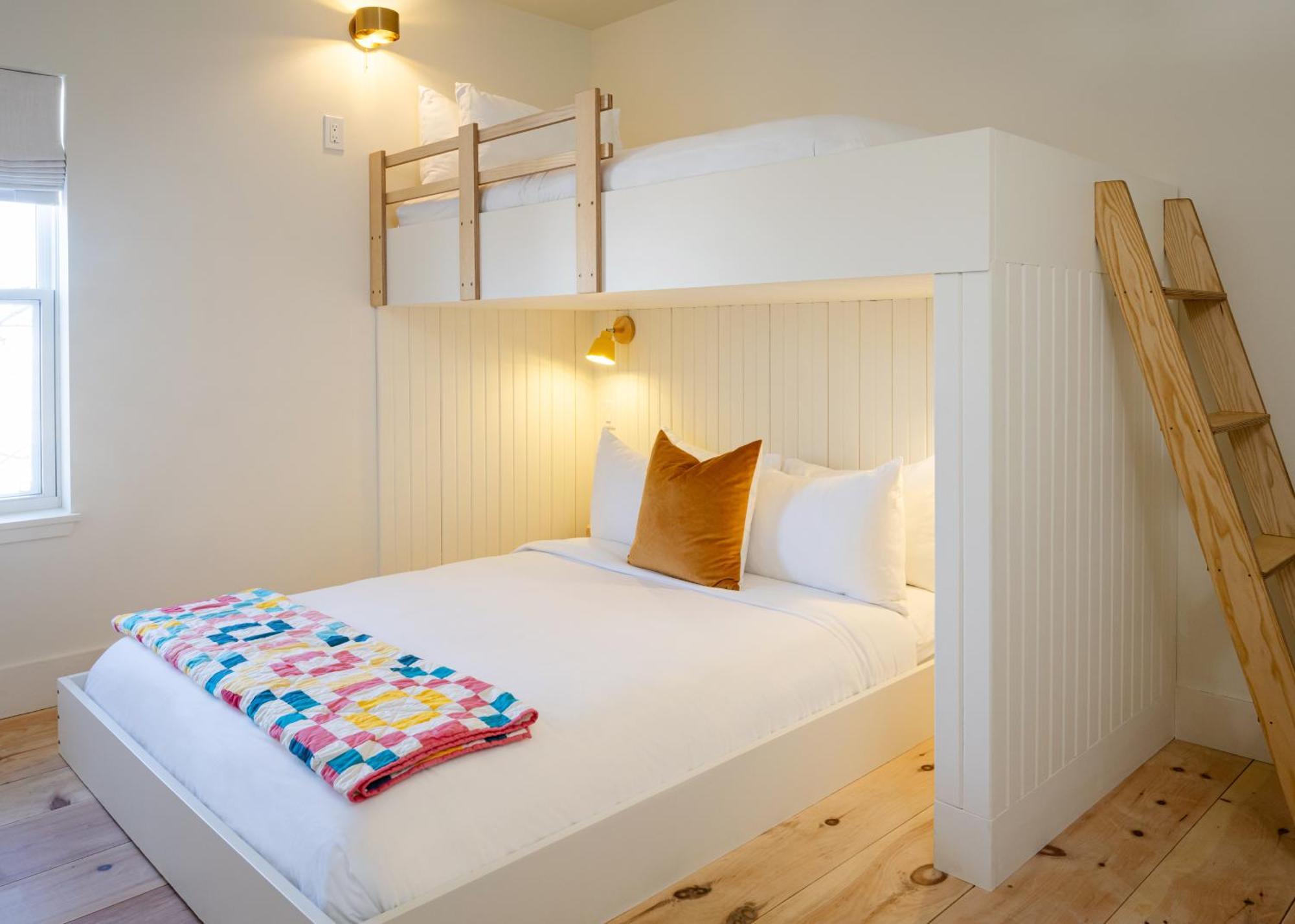 The August House Hotell Windsor Eksteriør bilde